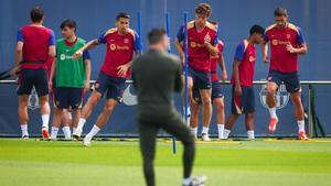 Xavi Hernández ha dirigido la última sesión de entrenamiento antes de recibir a la Real Sociedad