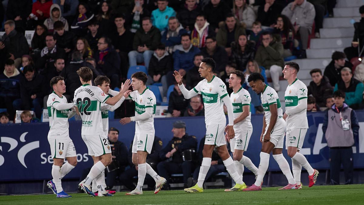 El dato más coral del Elche: casi media plantilla ya ha marcado en liga