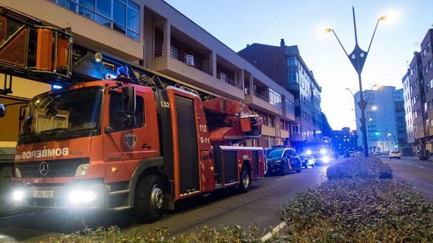 Un cigarro mal apagado causa un  incendio en una vivienda de un pueblo de León