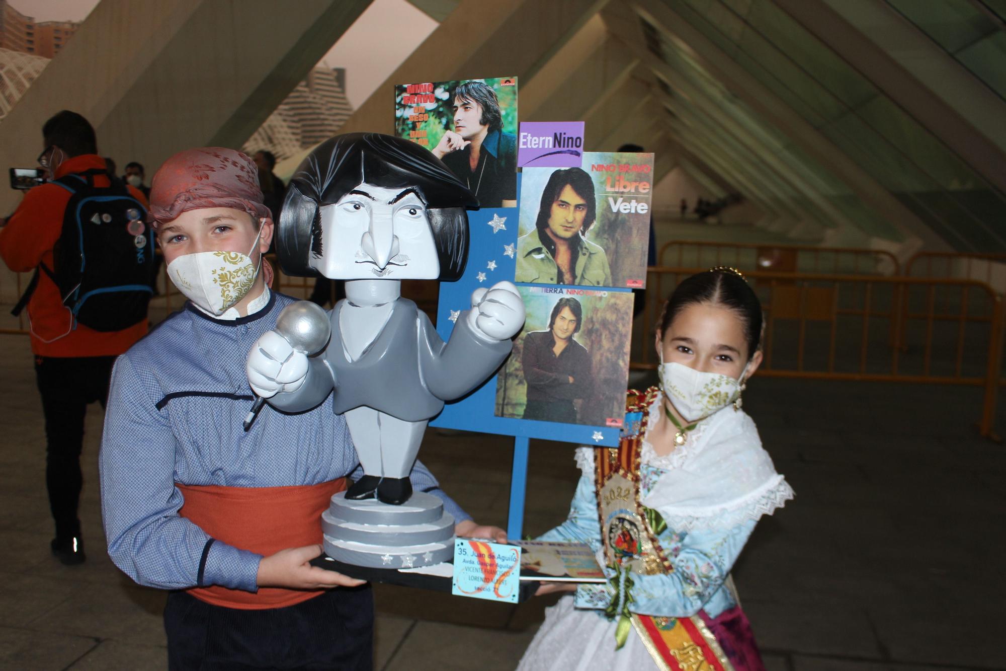 Los infantiles recogen los ninots de las Fallas 2022