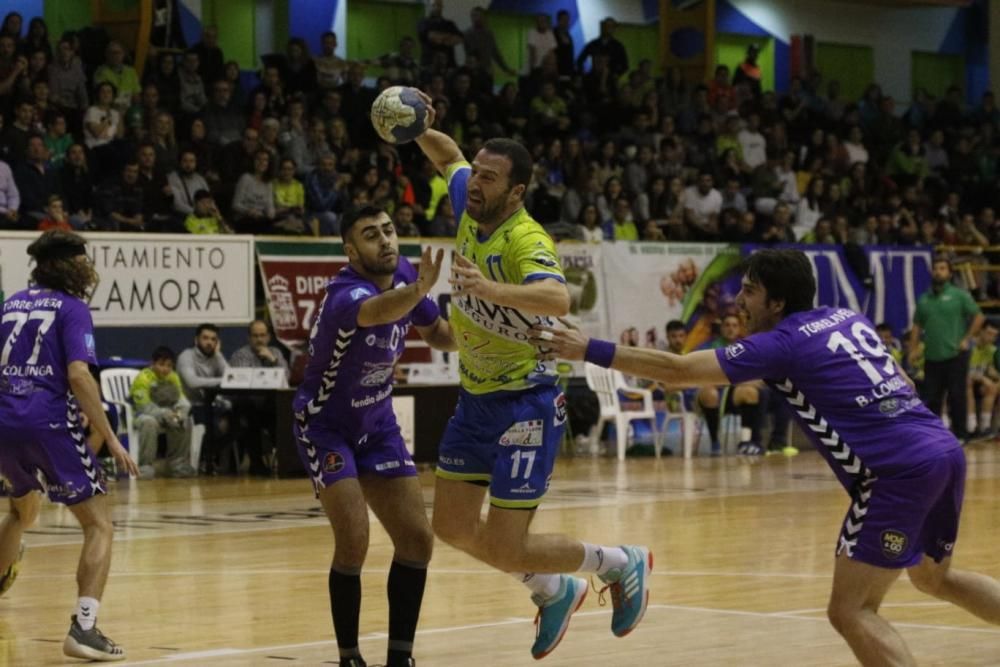 MMT Seguros - Balonmano Torrelavega