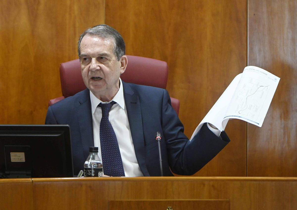 Abel Caballero, en el pleno en defensa del AVE a Madrid por Cerdedo, el pasado mes de noviembre.