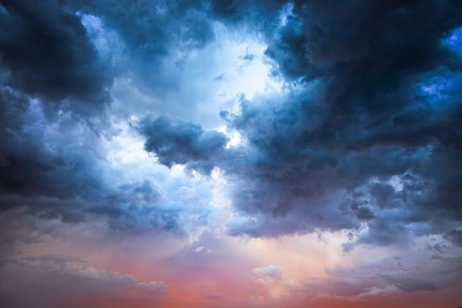 Los próximos meses se avecinan tormentas en España.