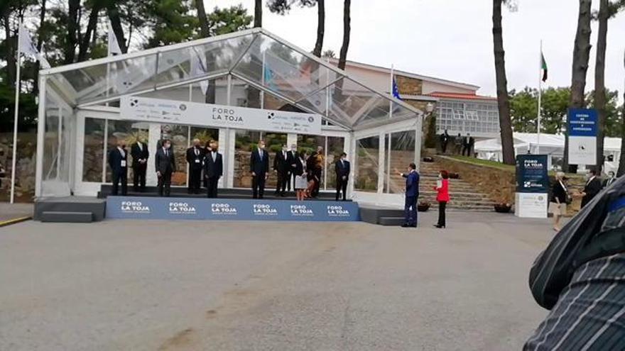 Foto de familia de los asistentes al II Foro La Toja