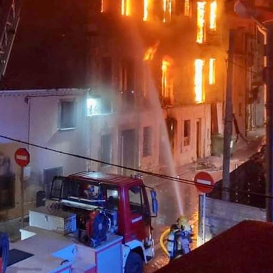 Incendi en un edifici de la Jonquera