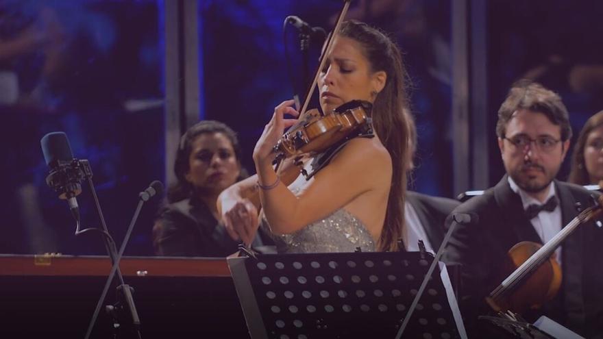 La violinista Leticia Moreno durante una actuación.