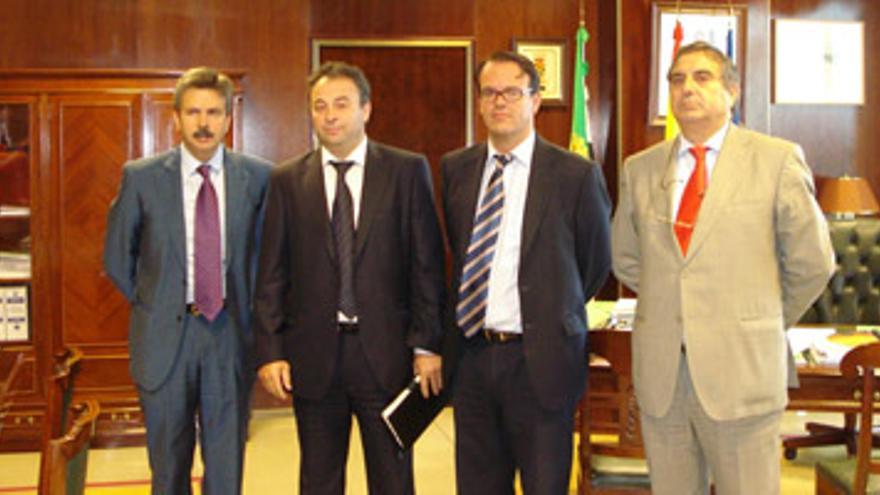 El Grupo Ibereólica invierte 1.200 millones en la construcción de cinco plantas termosolares en Extremadura