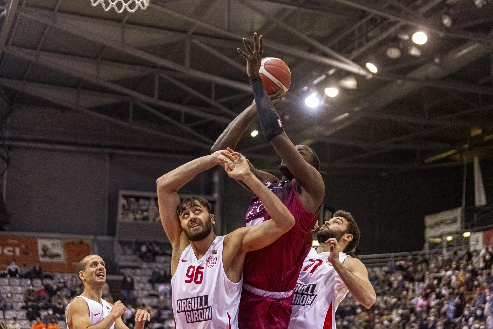 Les millors imatges de l'ICG Força Lleida - Bàsquet Girona