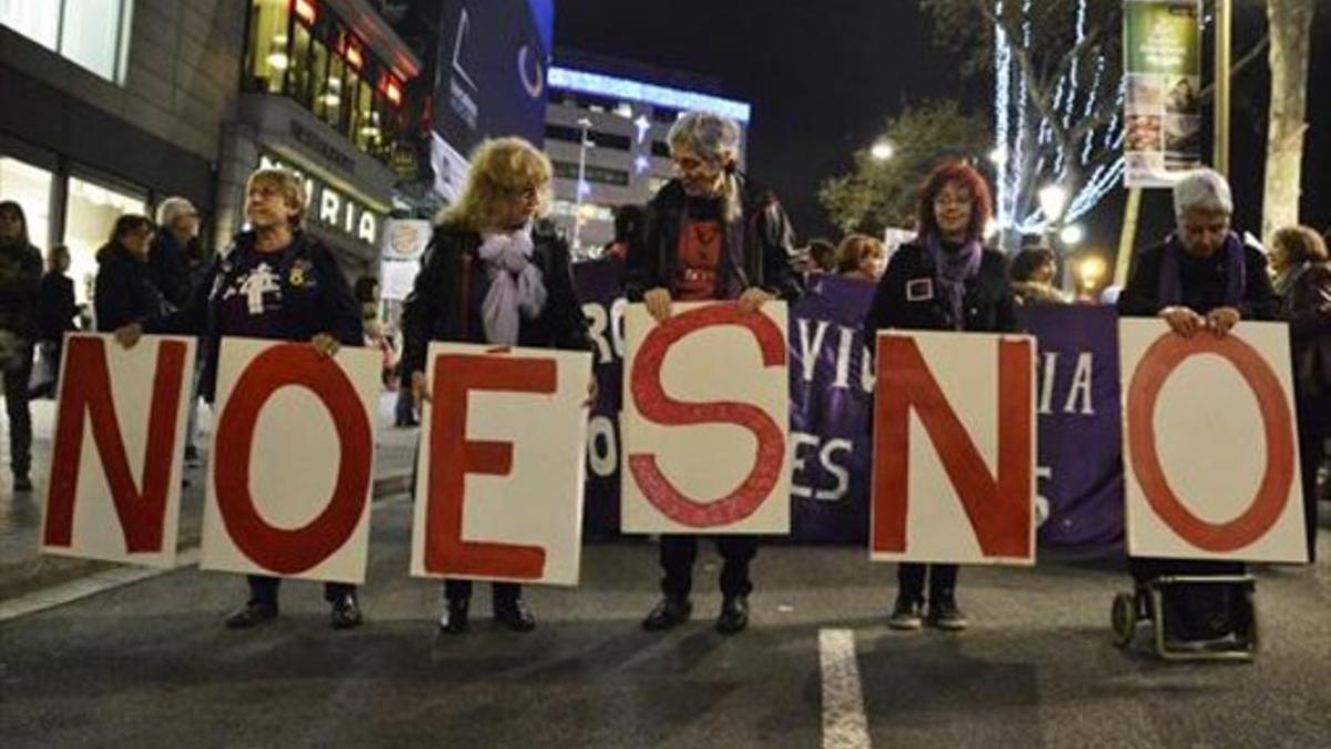 Marcha contra la violencia machista del 25 de noviembre del 2014, convocada por la Xarxa de dones feministes.