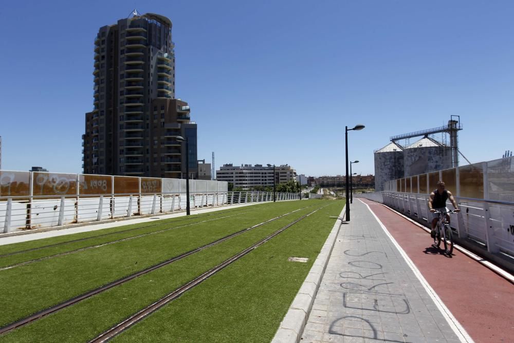 Obras paralizadas de la línea T-2 del metro en València