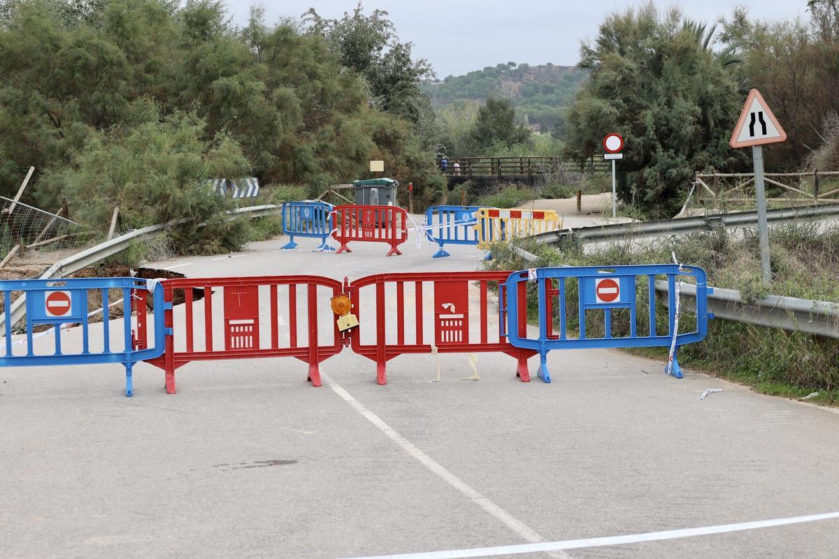 Tramo de vía cortado y señalizado por la CHS.