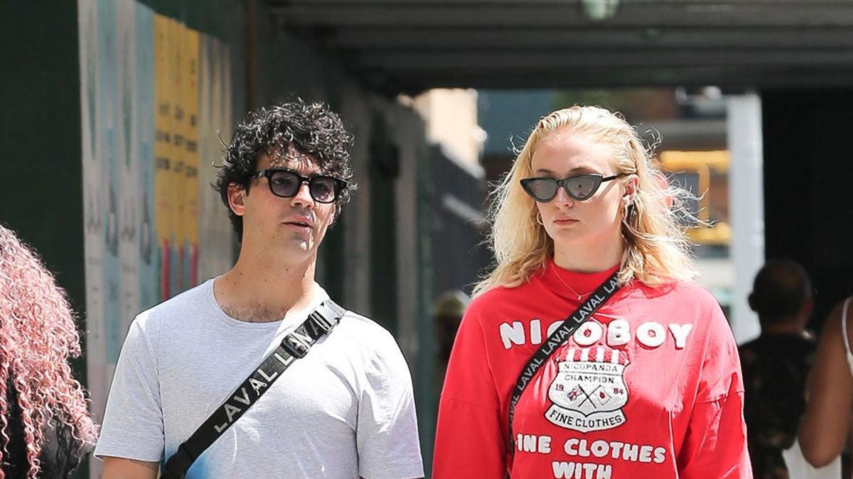 Sophie Turner llora mientras camina por Nueva York con su novio Joe Jonas