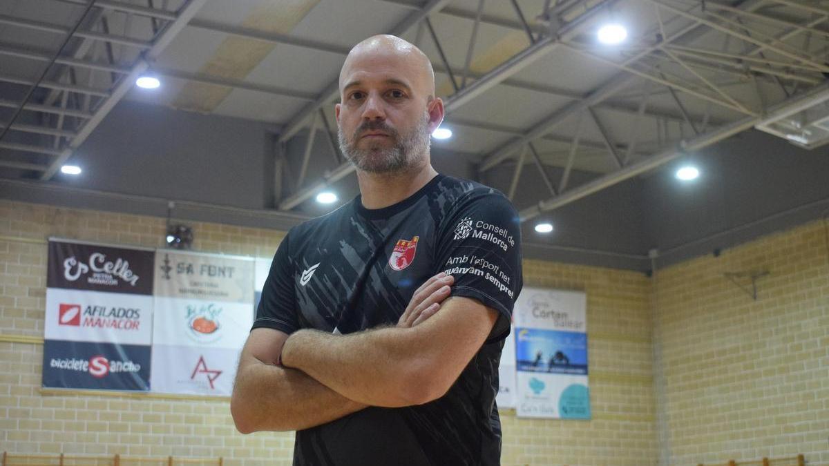 Alexis González, en el pabellón Miquel Àngel Nadal de Manacor