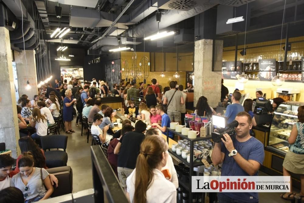 Starbucks abre sus puertas en la Gran Vía de Murci