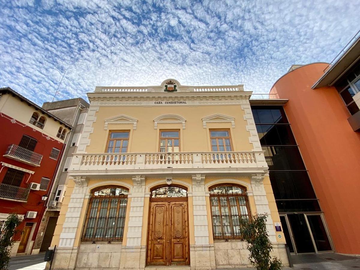 Exterior del Ayuntamiento de Algemesí.