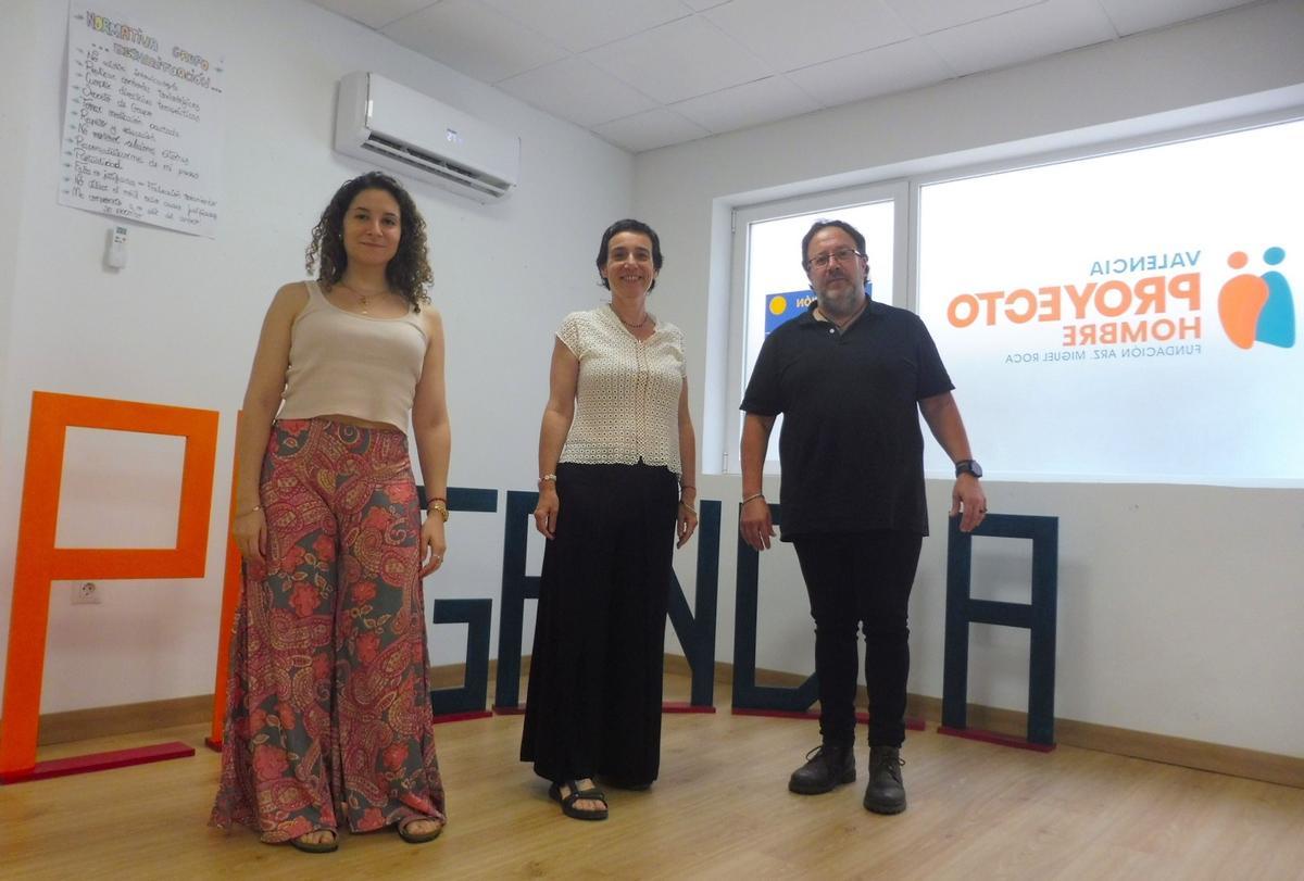 Los terapeutas en una de las salas del local de PH Gandia, ubicado en la calle Alzira.