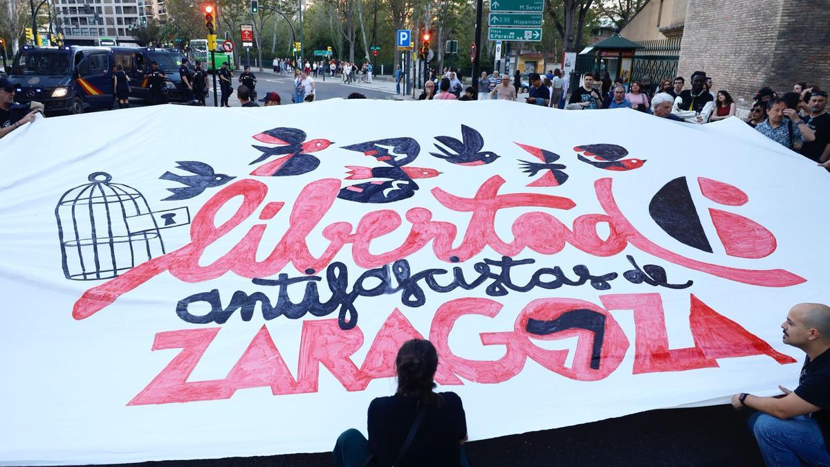 En imágenes | Nueva marcha multitudinaria en apoyo a 'Los 6 de Zaragoza'