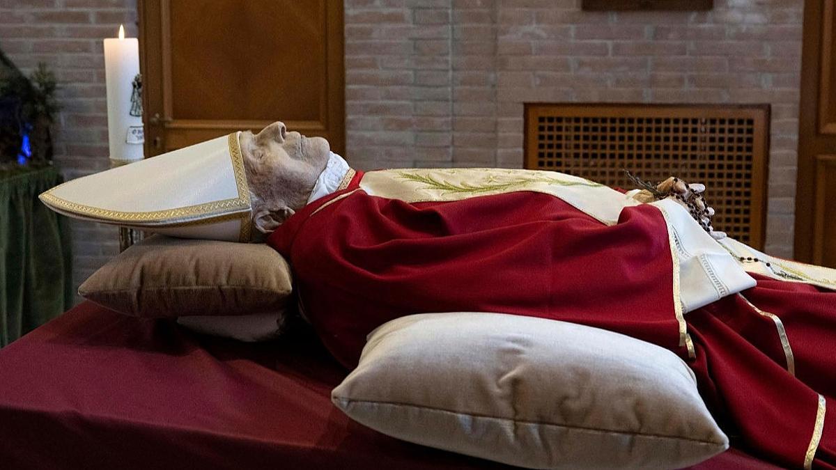 El pòdcast d’EL PERIÓDICO | Tsunami al Vaticà: divisió després de la mort de Benet XVI