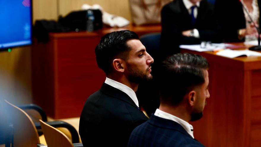 Rafa Mir sale de la Ciudad de la Justicia tras declarar en el juicio en el que se le acusa de agresión sexual