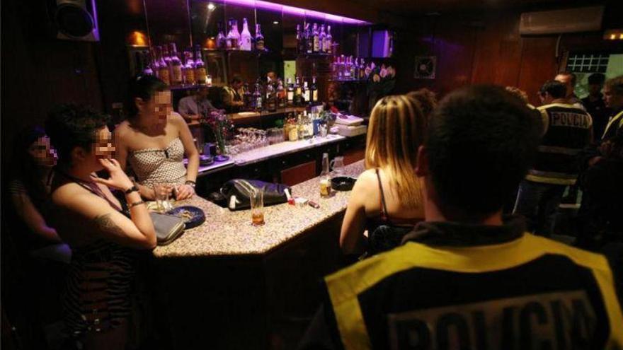 Identificadas 80 personas y tres detenidos en nueve clubes de alterne