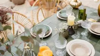 Acaba de llegar a Zara Home la vajilla de loza otoñal más elegante: minimalista, tonos cálidos y un relieve que eleva cualquier mesa