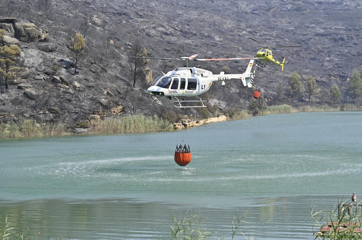 En imágenes | El incendio de las Cinco Villas asciende ya a 12.600 hectáreas y seis pueblos continúan evacuados