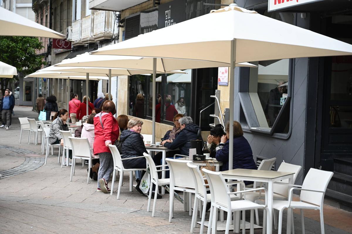La terraza del Nai Querida, en la Plaza de San Xosé.