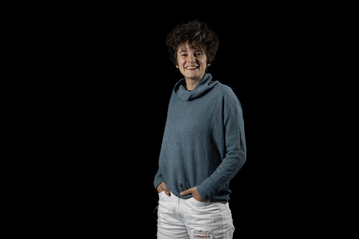 Pilar Arejo, durante una sesión de fotos en la sede de INFORMACIÓN en Alicante