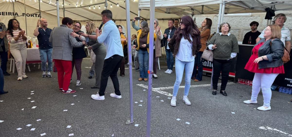 Cerca de 70 comensales asistieron a la Festa do Cocido en San Roque | FDV