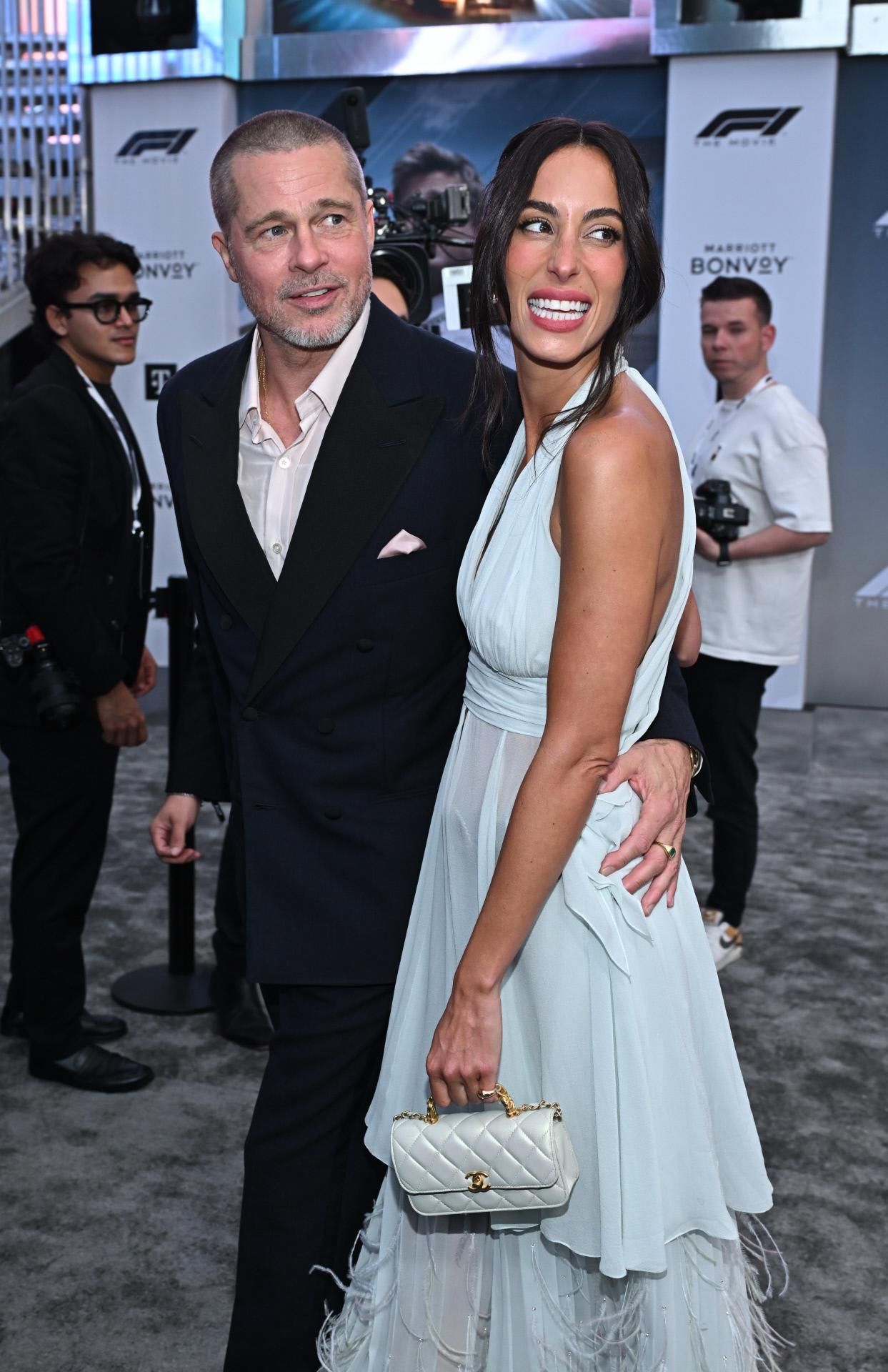 Judi James señala una falta de 'sincronización' entre Brad Pitt e Inés de Ramón
