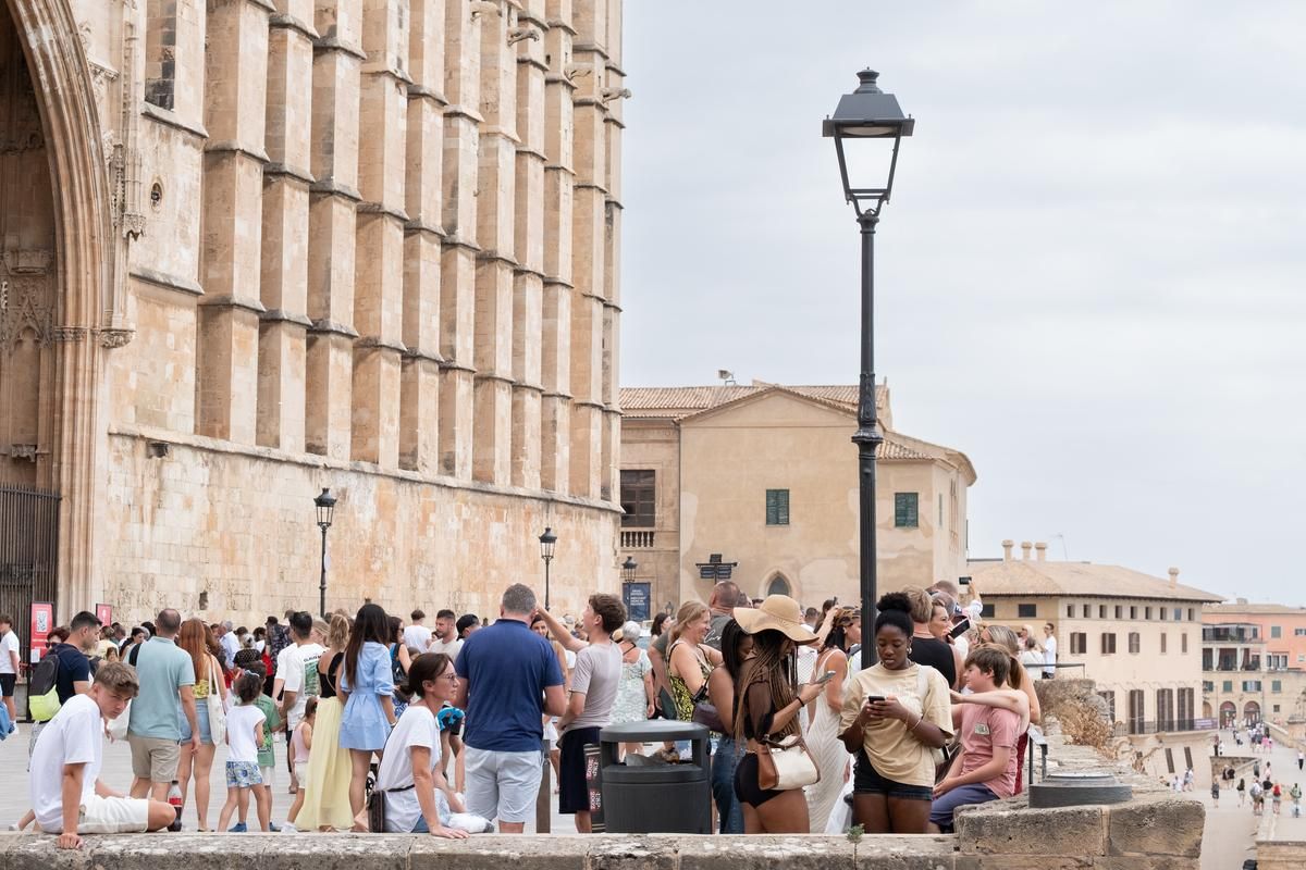 Las fotos del colapso en Palma que ha suturado calles, aparcamientos, buses y servicio de taxi