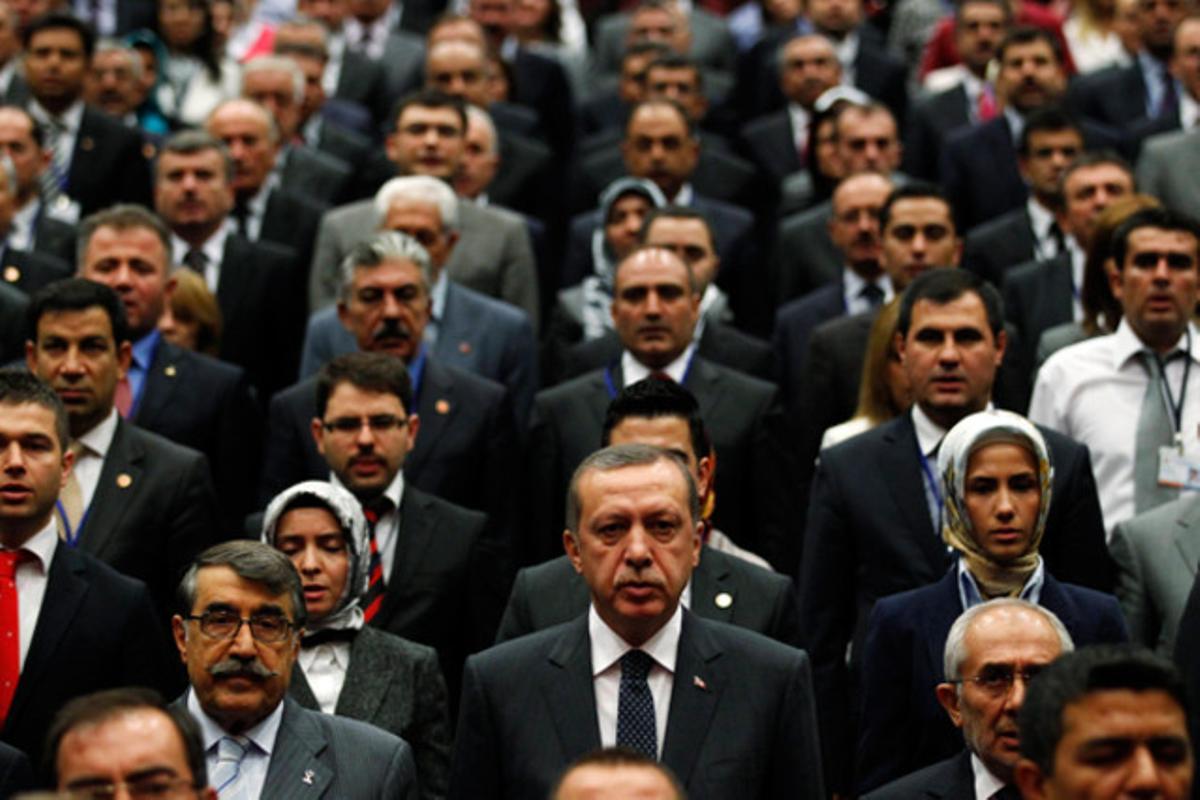 El primer ministre de Turquia, Tayyip Erdogan, assisteix a una reunió a la seu del seu partit, AKP, a Ankara.