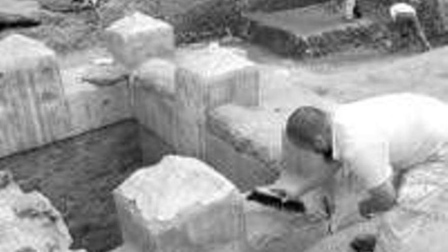 Hallado el mausoleo romano de una mujer con su testamento inscrito