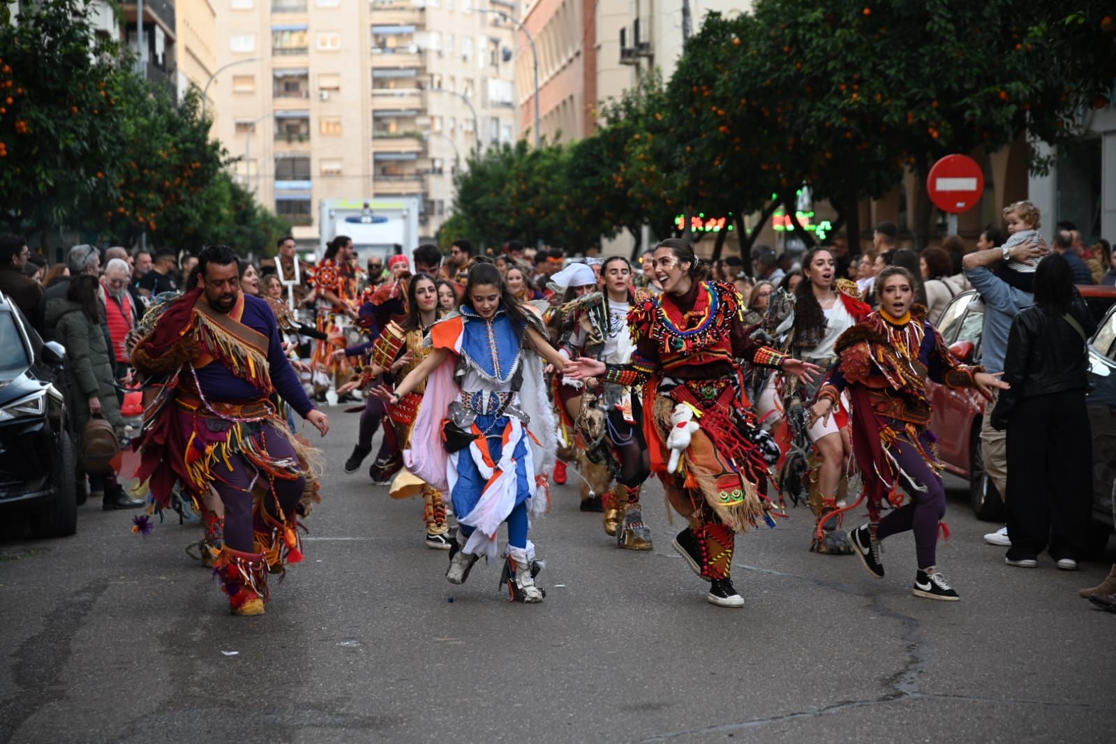 GALERÍA | Las Candelas de Santa Marina preludian el Carnaval de Badajoz