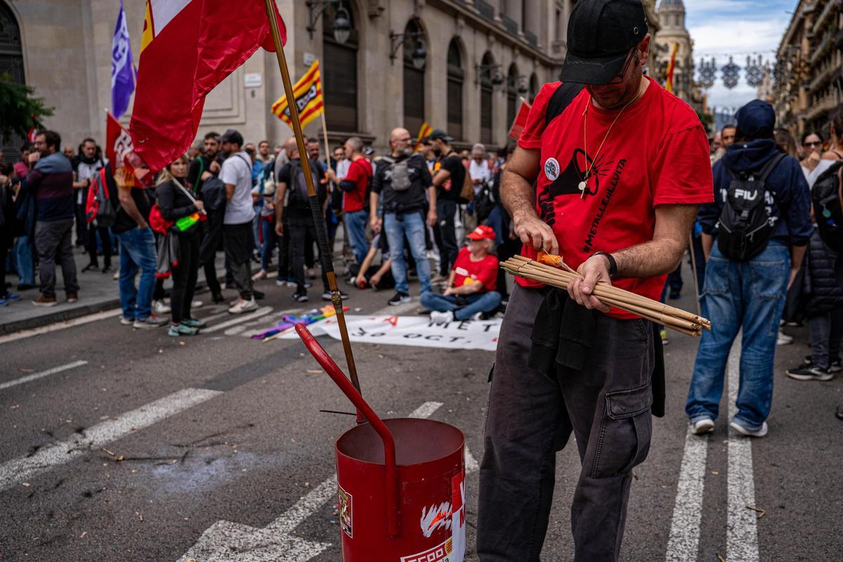 Los trabajadores del metal llevan su protesta al centro de Barcelona