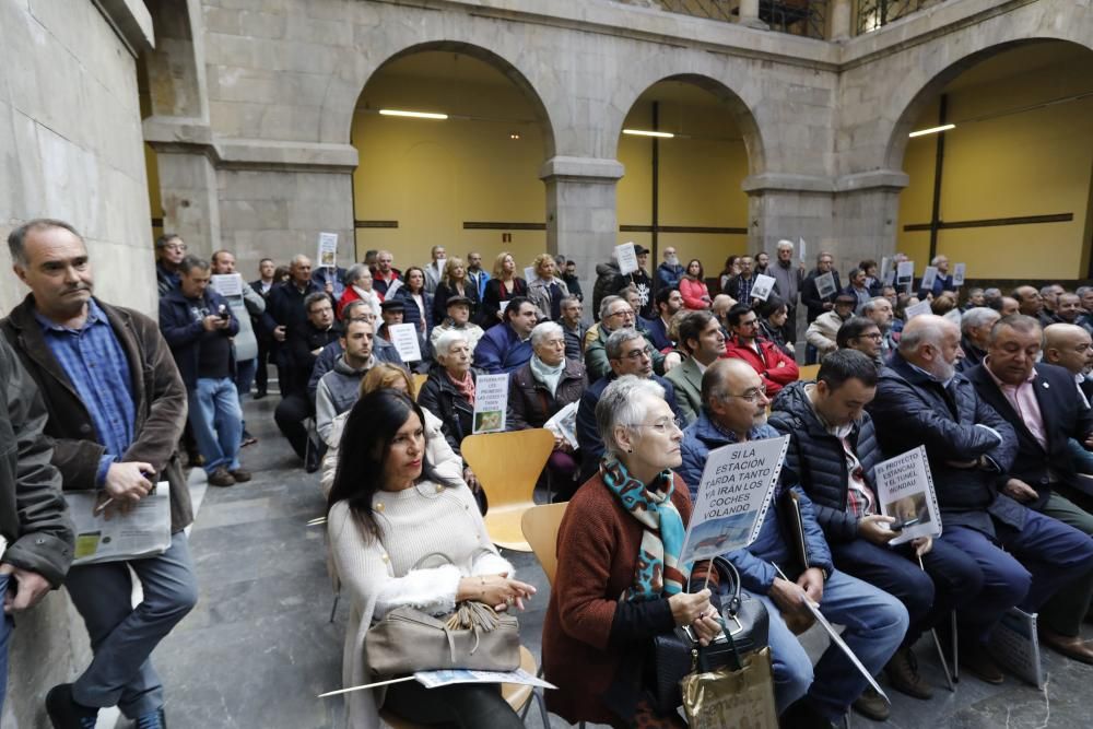 Gijón alza la voz para exigir el comprometido plan de vías.