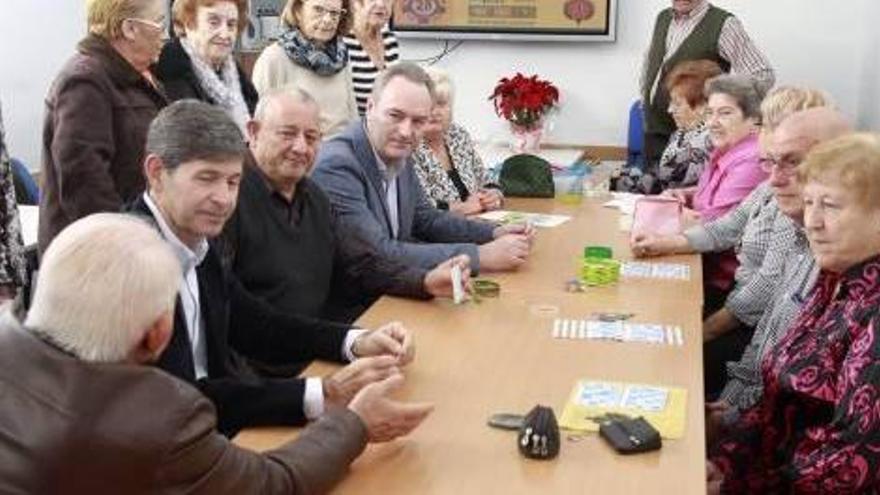 Fabra cambia  la ley para que los mayores jueguen al bingo con dinero