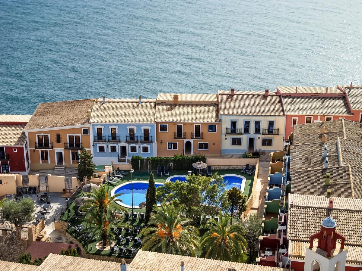 Un hotel claramente diferente que recuerda a los tradicionales pueblos mediterráneos.