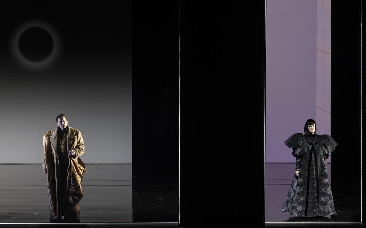 El contratenor  Aryeh Nussbaum Cohen (Giulio Cesare) y la soprano valenciana Marina Monzó (Cleopatra)