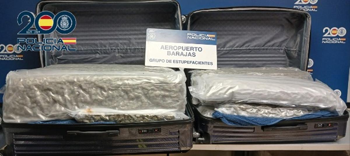 Marihuana encontrada en el doble fondo de varias maletas.