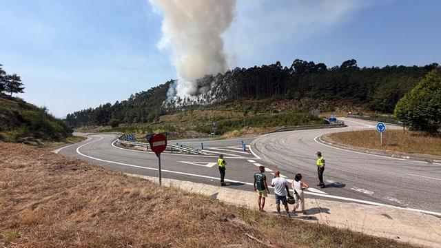El fuego decretado en la parroquia de Meira el pasado 16 de agosto. | FDV