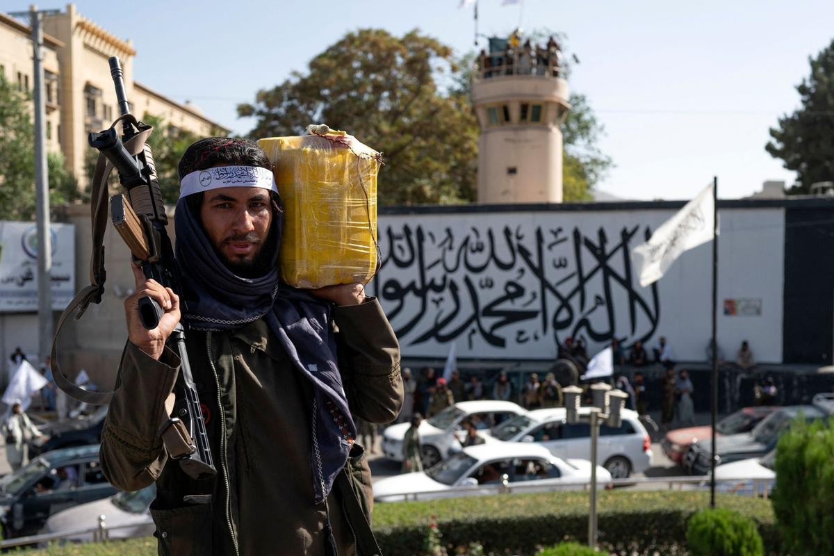 Dos años de Gobierno de los talibanes: menos derechos, más pobreza y castigo a las mujeres.