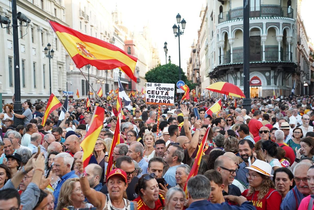 Las imágenes de la manifestación en Sevilla en apoyo a la población ceutí