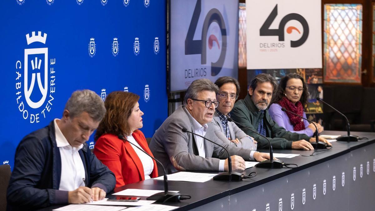 Imagen de la presentación de la agenda del aniversario de Delirium Teatro.
