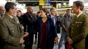 Ada Colau lamenta la presencia de militares en la inauguración del 27º Saló de l’Ensenyament en la Fira de Montjuïc.