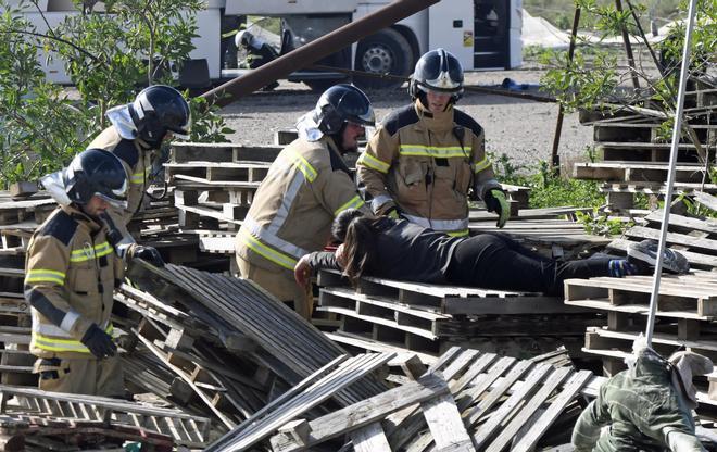 Aterrizaje fallido y con decenas de muertos y heridos en Corvera: todas las imágenes del espectacular simulacro en el Aeropuerto de Murcia