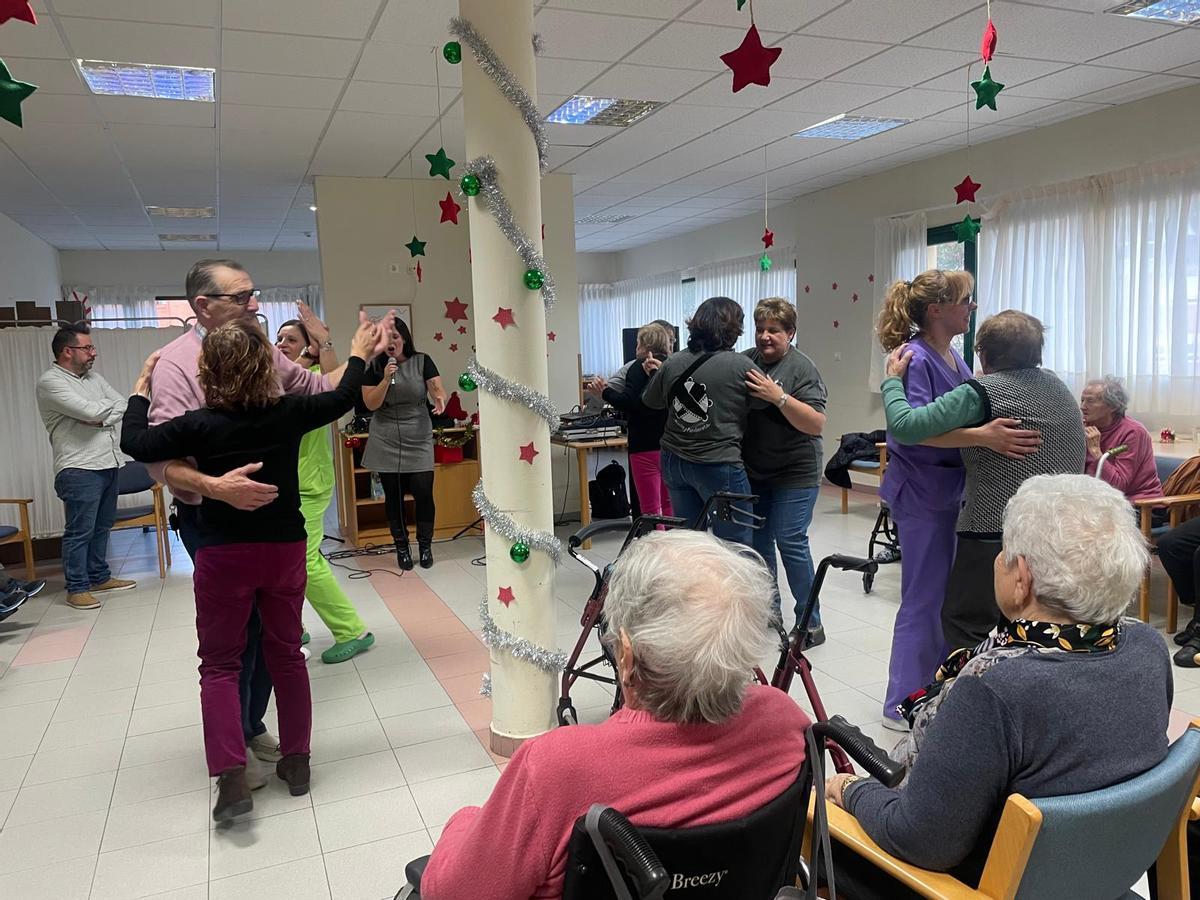 EN IMÁGENES: Así son las actividades de ocio en el centro de mayores de Salas.