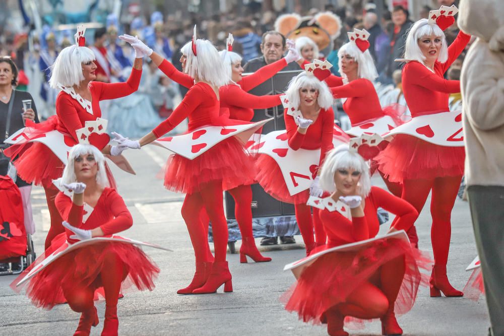 El Desfile Infantil recorrió la calle Ramón Gallud, en el centro de Torrevieja, en uno de los actos más populares de las fiestas patronales en honor a la Purísima