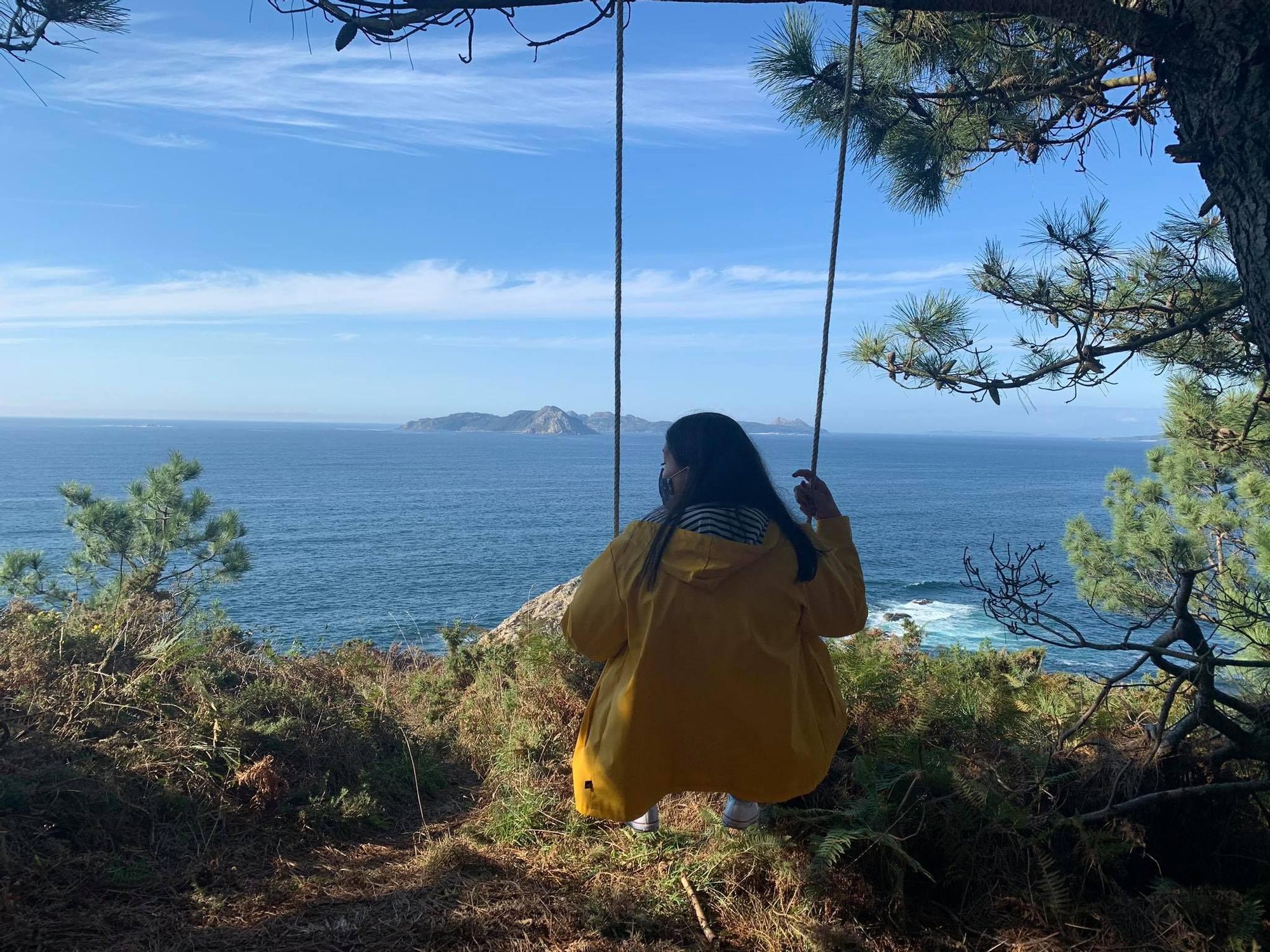 Un columpio en Monteferro con vistas a la ría de Vigo