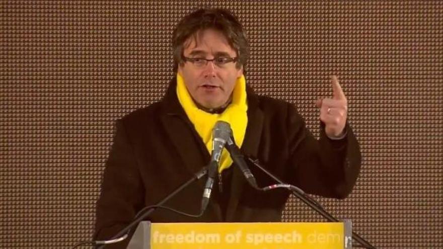 Puigdemont anuncia acuerdo para ser investido, pero ERC aún estudia si es viable